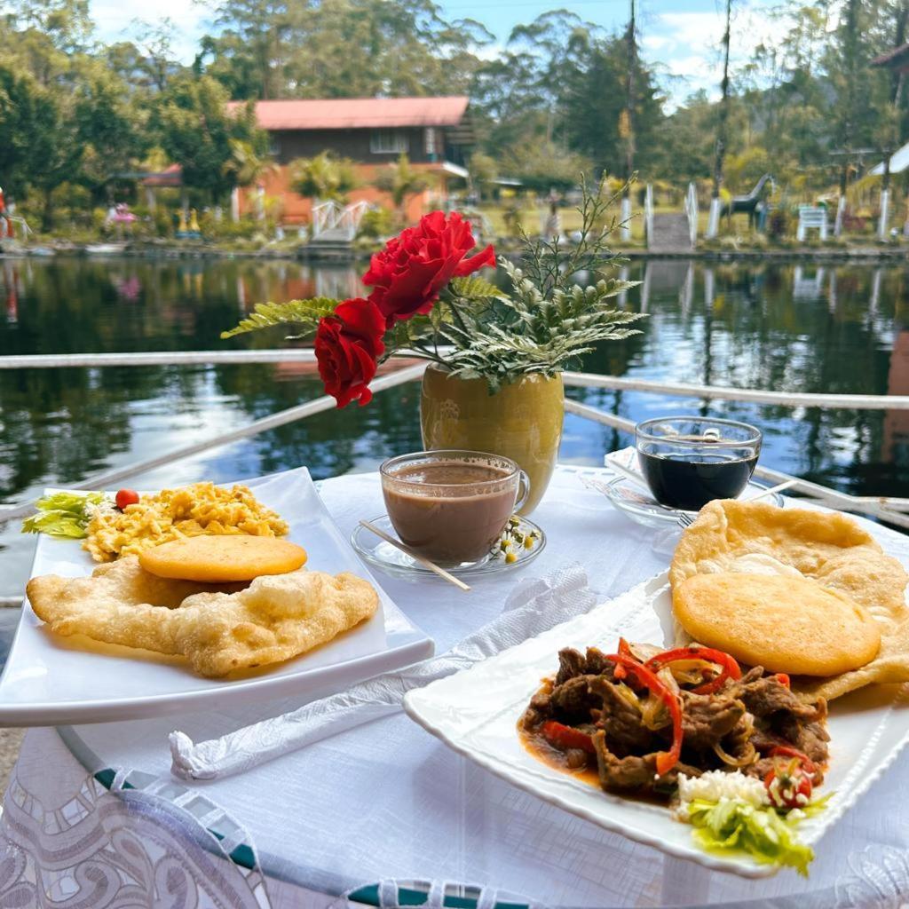 Cabanas Mountain River Lake Inn Nueva California Екстериор снимка