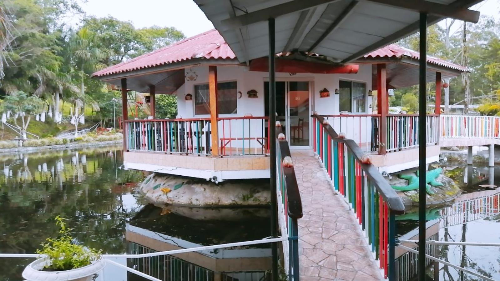 Cabanas Mountain River Lake Inn Nueva California Екстериор снимка